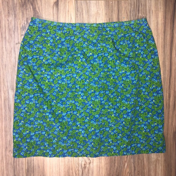 Casual Corner Dresses & Skirts - Casual Corner Floral Mini Skirt